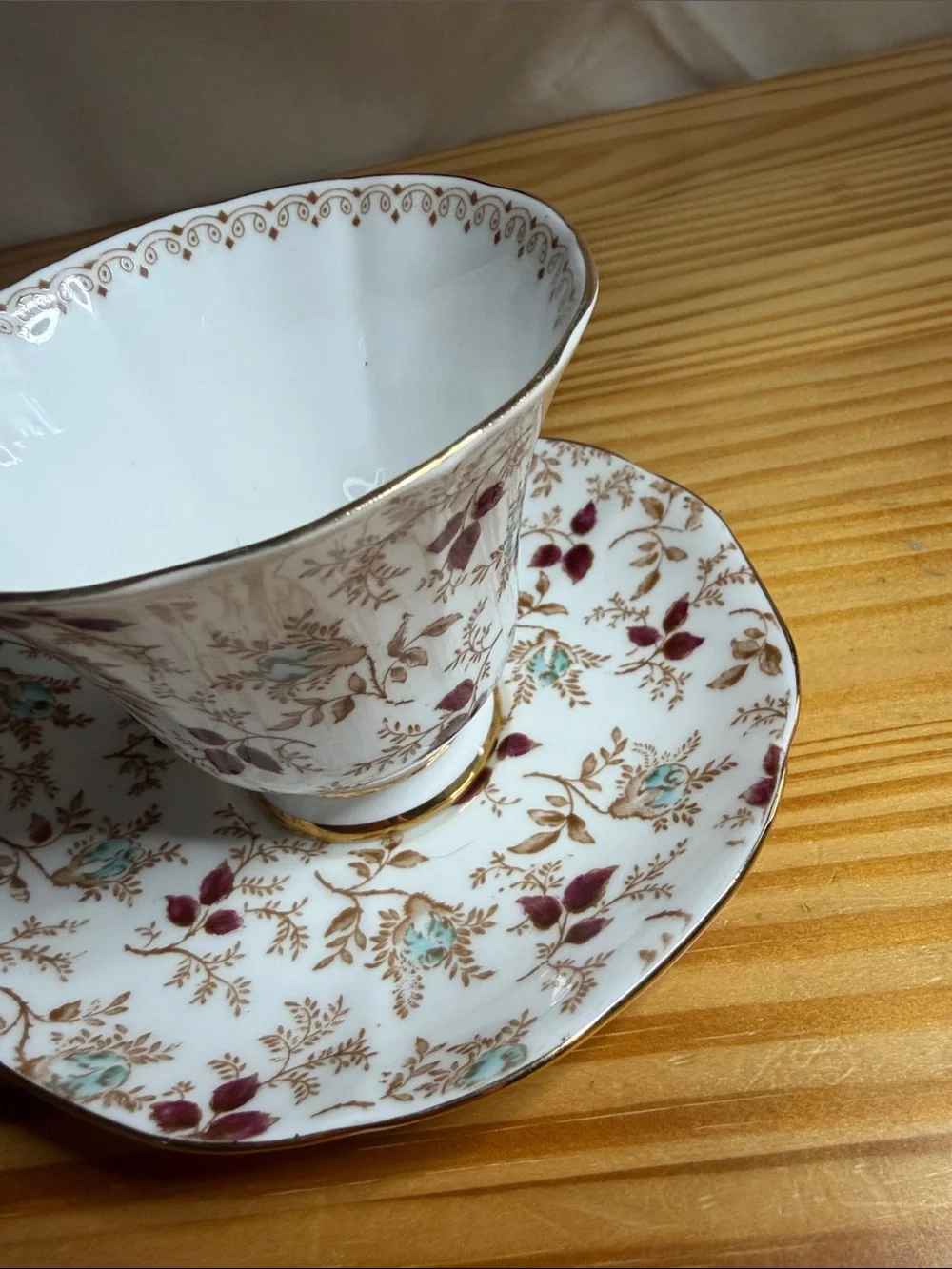 Vintage Tuscan Fine Bone China Teacup & Saucer Set - Charmaine Pattern D1152